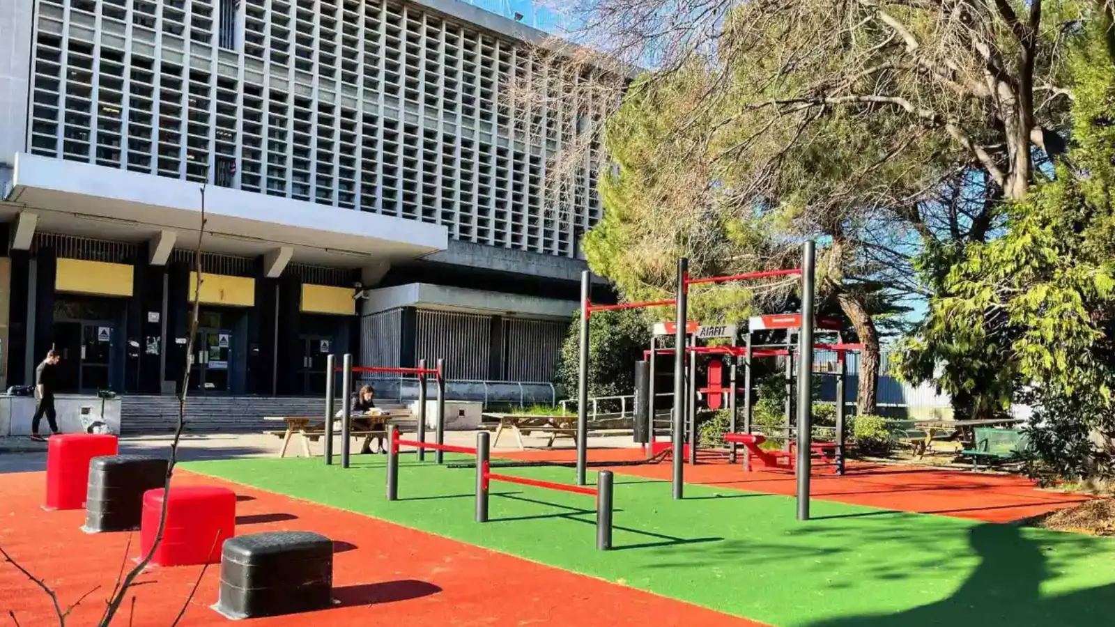 Aire de fitness à l'Université Aix Marseille - Campus Saint-Charles