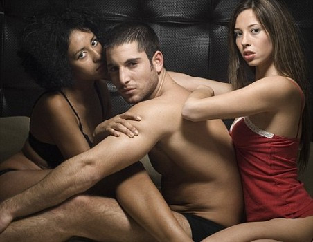 Threesome là gì? chơi sâm là gì?