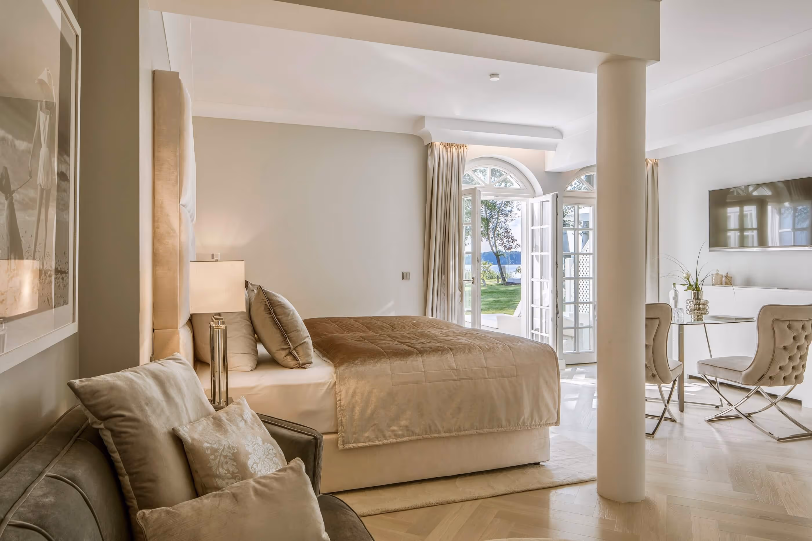 Bedroom in a Junior Suite in the Grand Villa of the Luxury Hotel & Spa Resort Villa Contessa