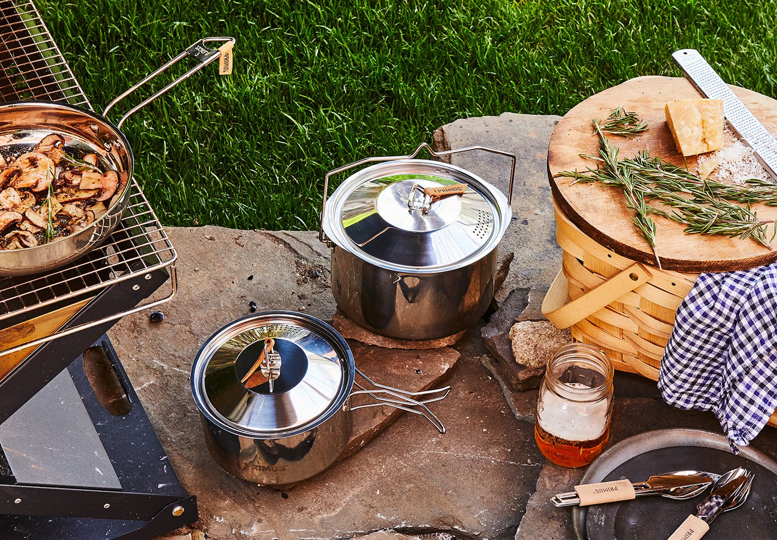 ef6a5dfc-4e0e-40e5-b360-ba5b6c41b459--2018-0427_primus_campfire-outdoor-5-piece-stainless-cookset_2x1_rocky-luten_038