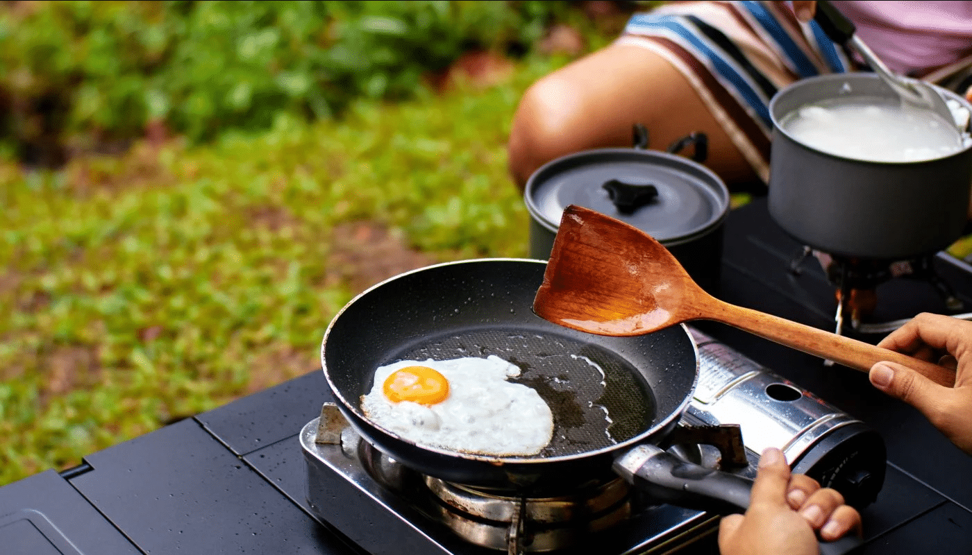 outside camp cooking