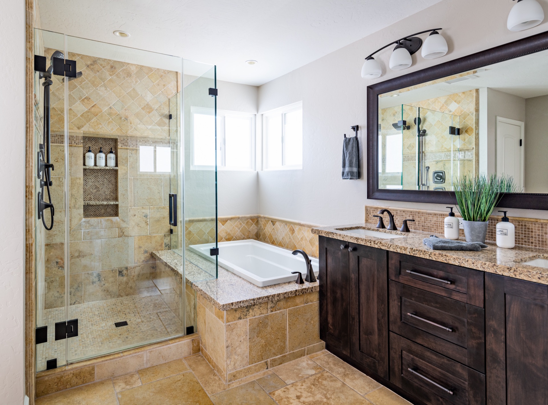 Friess | 8 Guests • 4 Bedrooms • Pool — photo 24