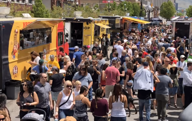 How Food Truck League Unifies Payroll, HR and CRM
