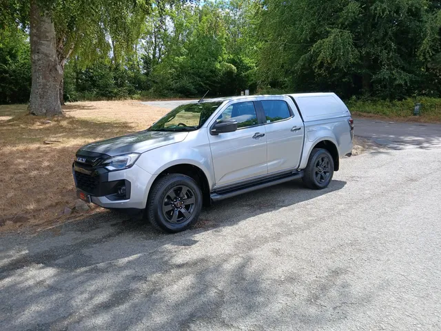 D-MAX