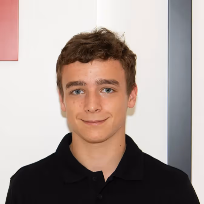 Ausbildung - Simon Bader