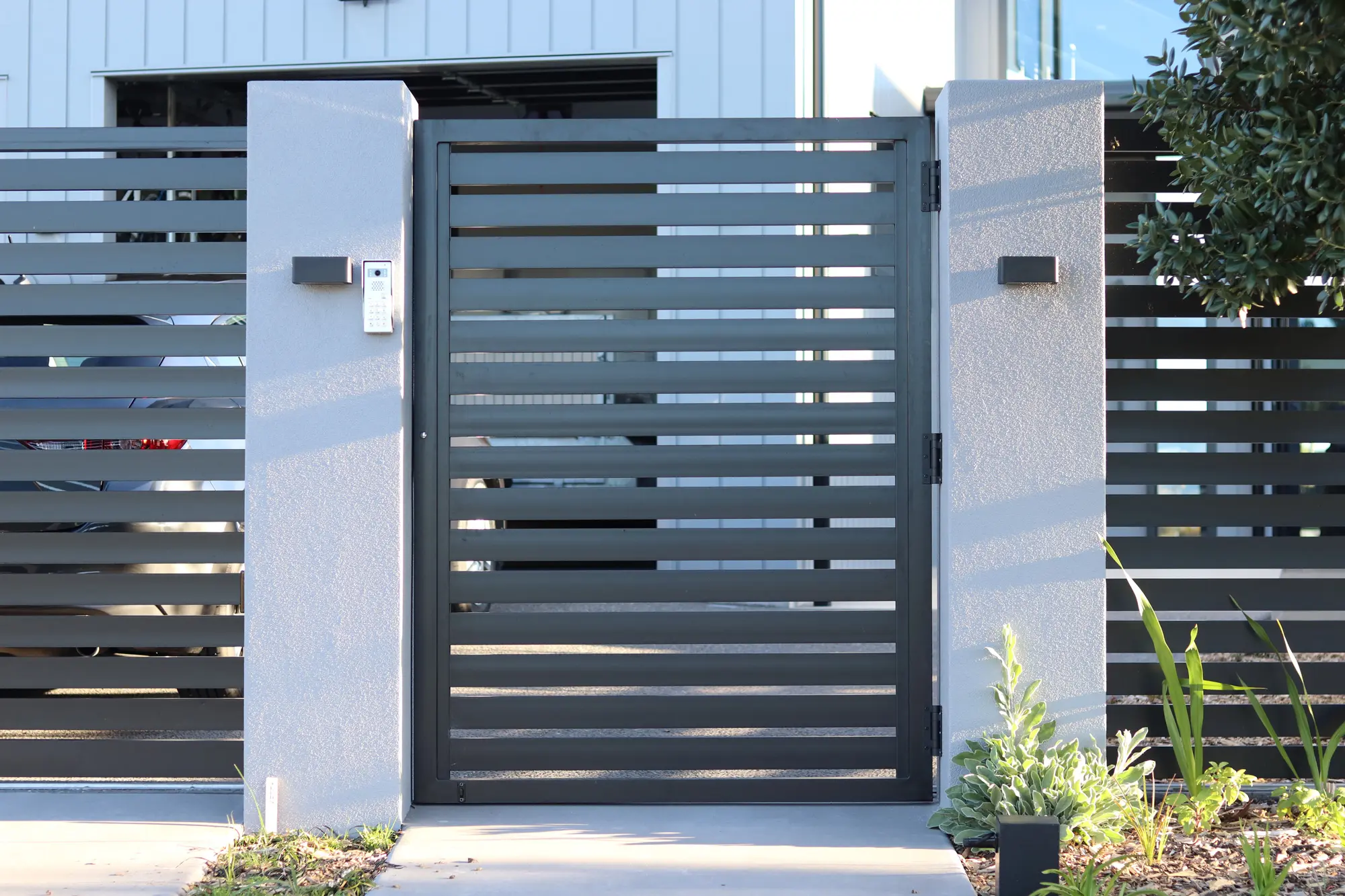 BelAire aluminium slat gate