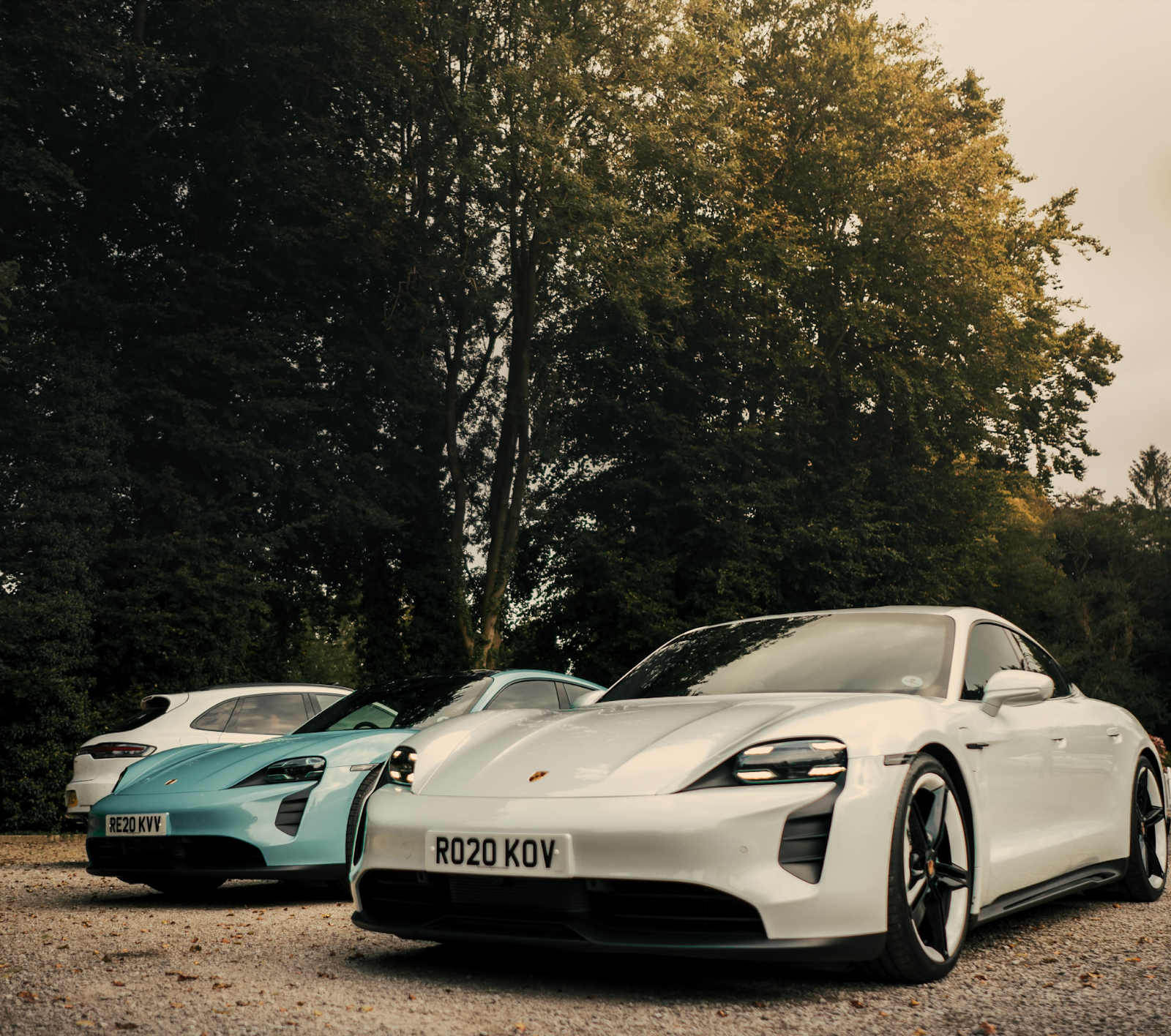 Porsche taycan lease