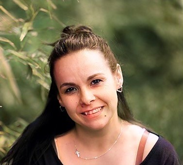 Budova základní školy Montessori Mozaika při pohledu z venku