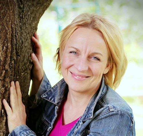 Budova základní školy Montessori Mozaika při pohledu z venku