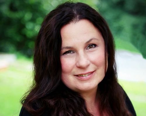 Budova základní školy Montessori Mozaika při pohledu z venku