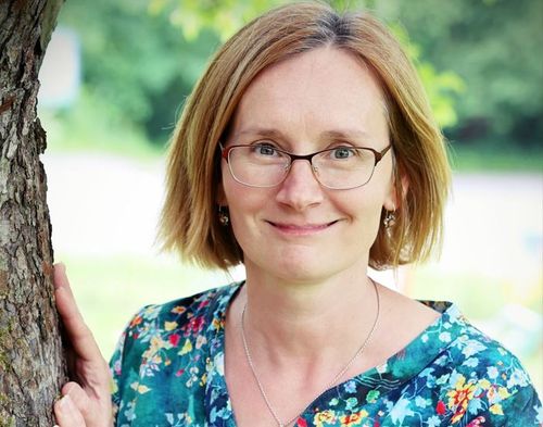 Budova základní školy Montessori Mozaika při pohledu z venku