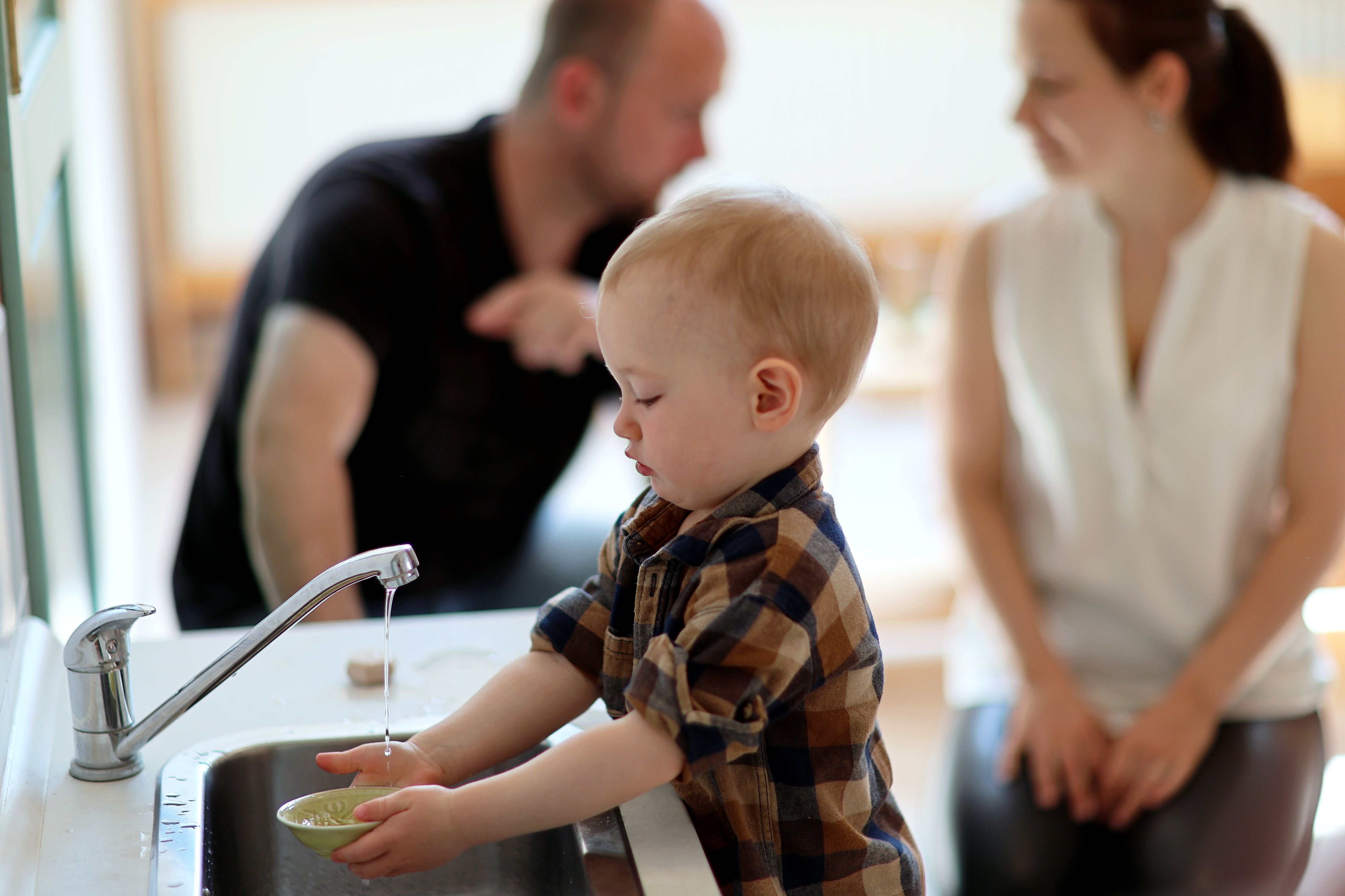 Budova základní školy Montessori Mozaika při pohledu z venku