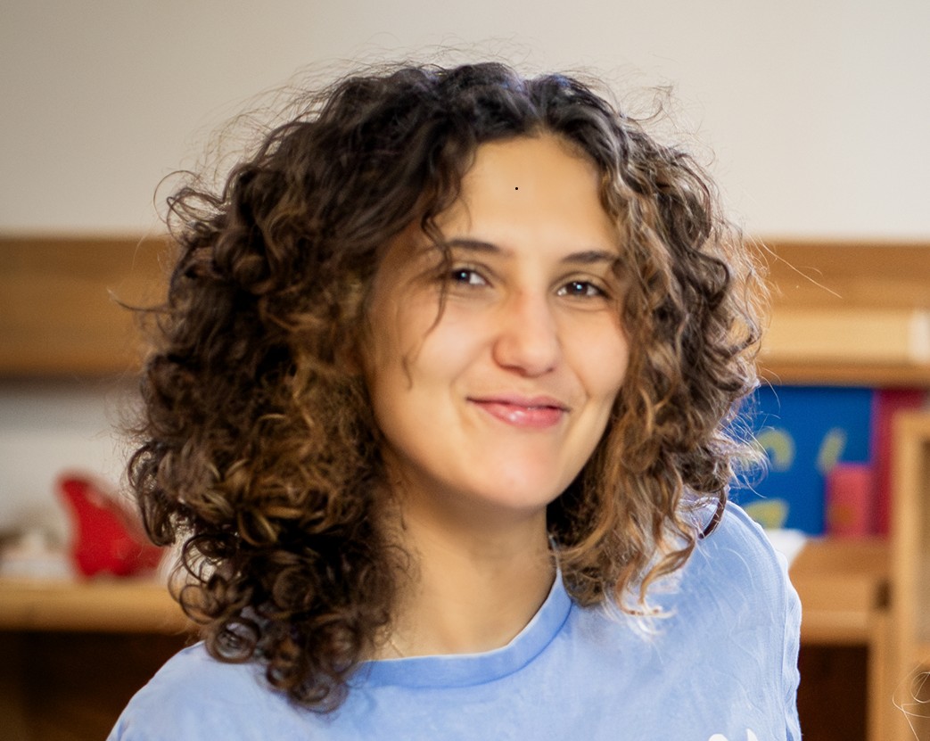 Budova základní školy Montessori Mozaika při pohledu z venku