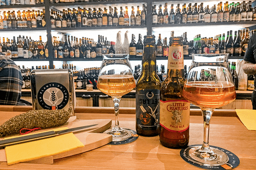 bar avec bouteilles de vins