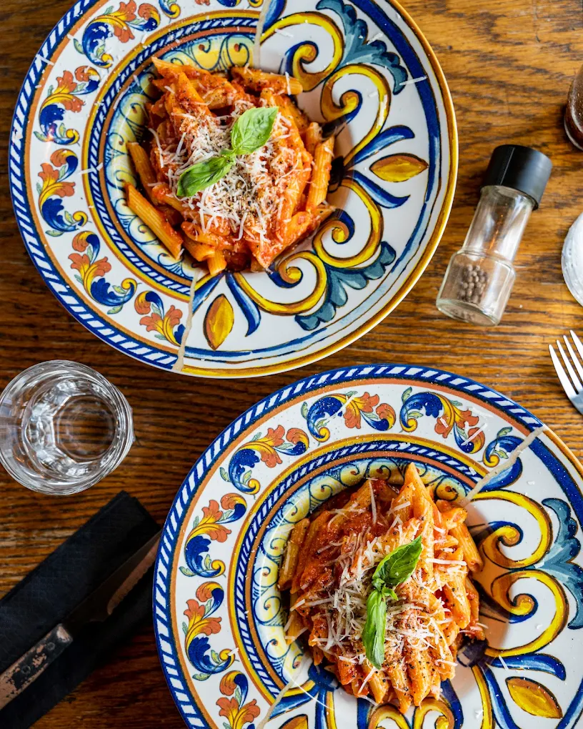 plat de pâtes sauce tomate