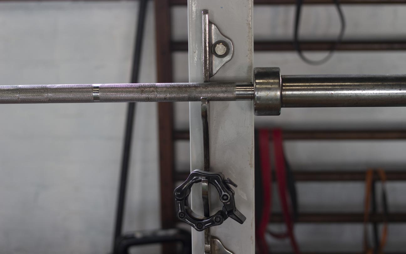 Squat rack with bar