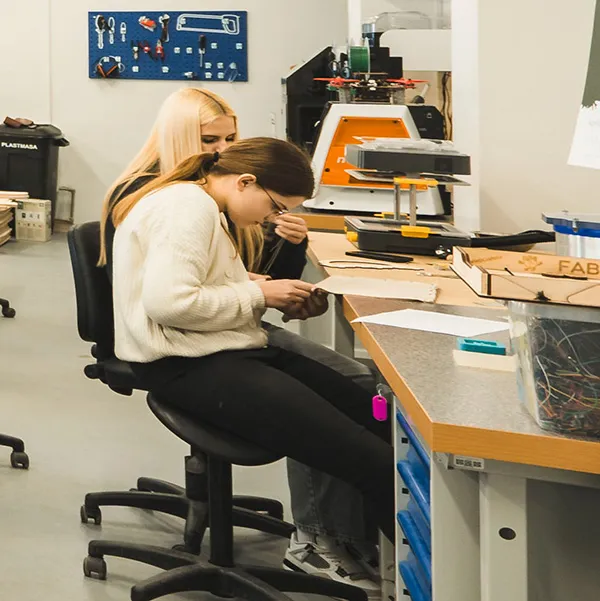 Meistarklase Digitālais dizains un vinilgriešana tekstilam
