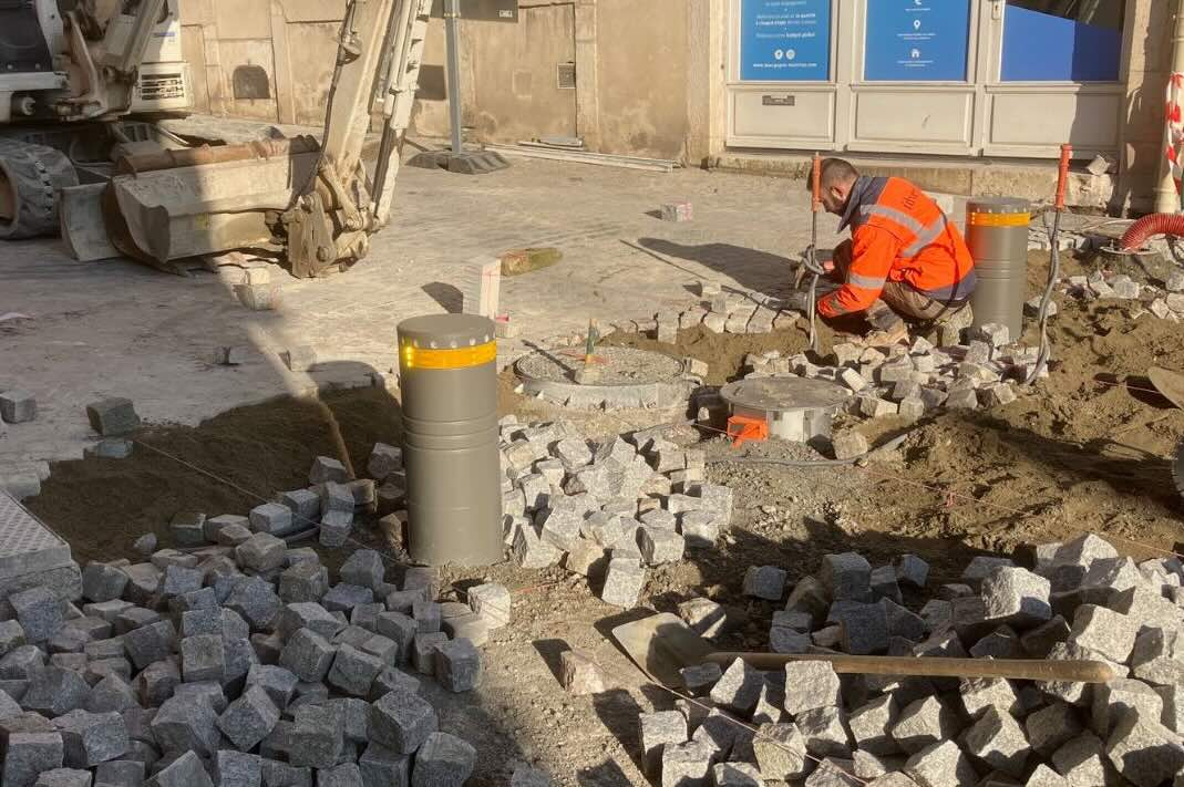 Installation des bornes fixes lumineuses à Chalon-sur-Saône
