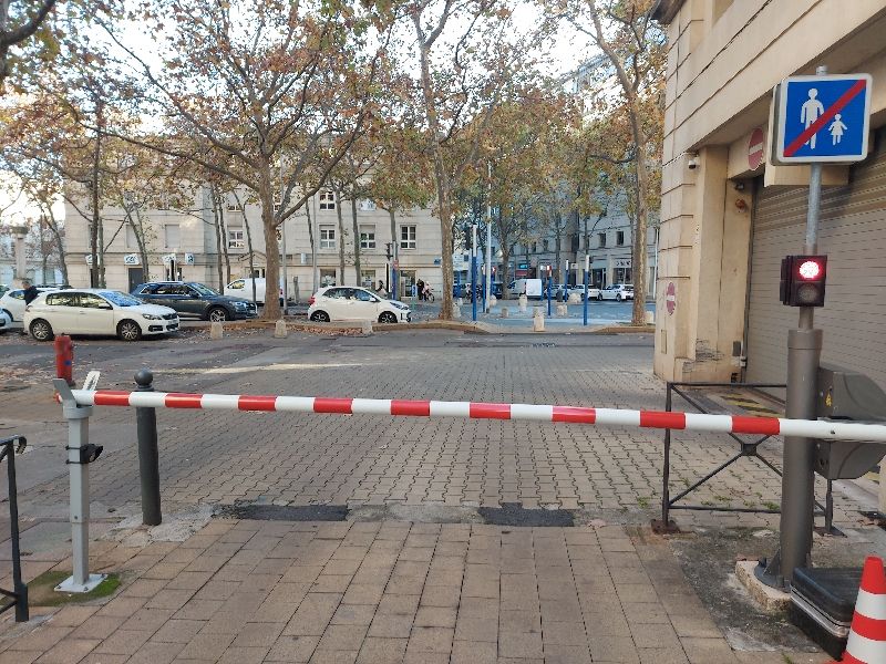 Barrière automatique de Montpellier, entièrement revue par le BE automatisme CITINNOV