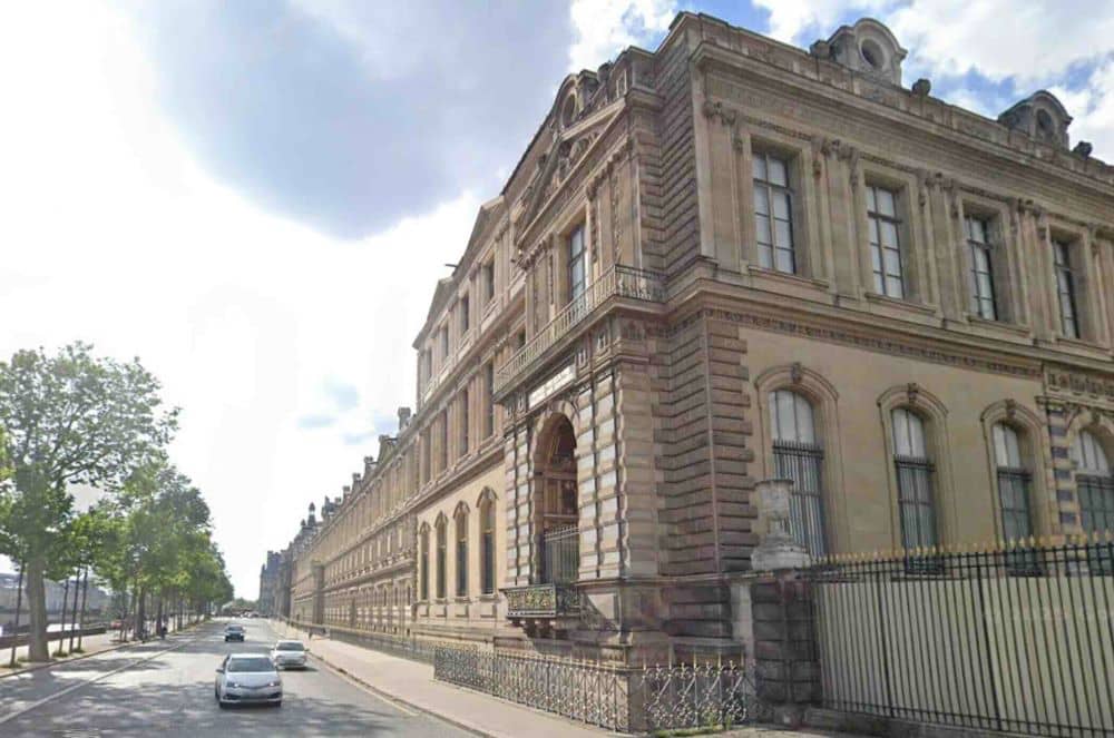 Façade du Louvre depuis laquelle les cambrioleurs se sont créés un accès