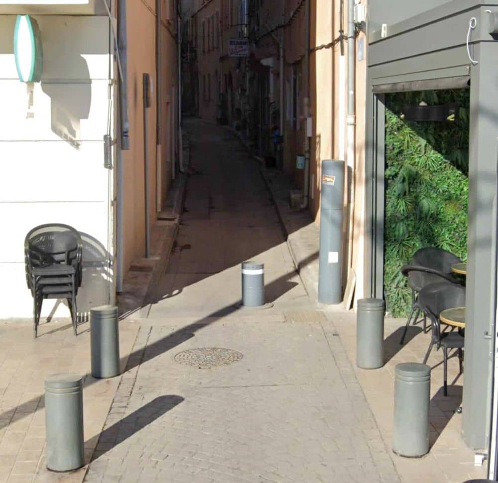 Bornes fixes, borne escamotable automatique et totem de contrôle d’accès sur le port de La Ciotat