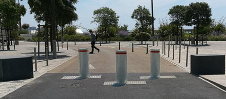 Bornes de défense escamotable