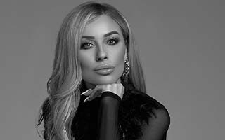 Lofficiel: Exclusive Interview With Emily Ford – The Supreme Intact of Beauty and Brain