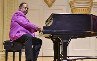 elon.edu: Musician and Activist Daryl Davis Emphasizes The Importance Of Difficult Conversations