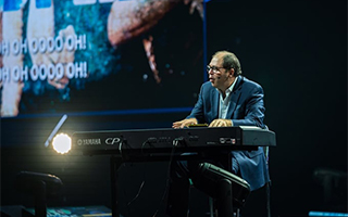 Help Teams Excel & Reach Peak Performance