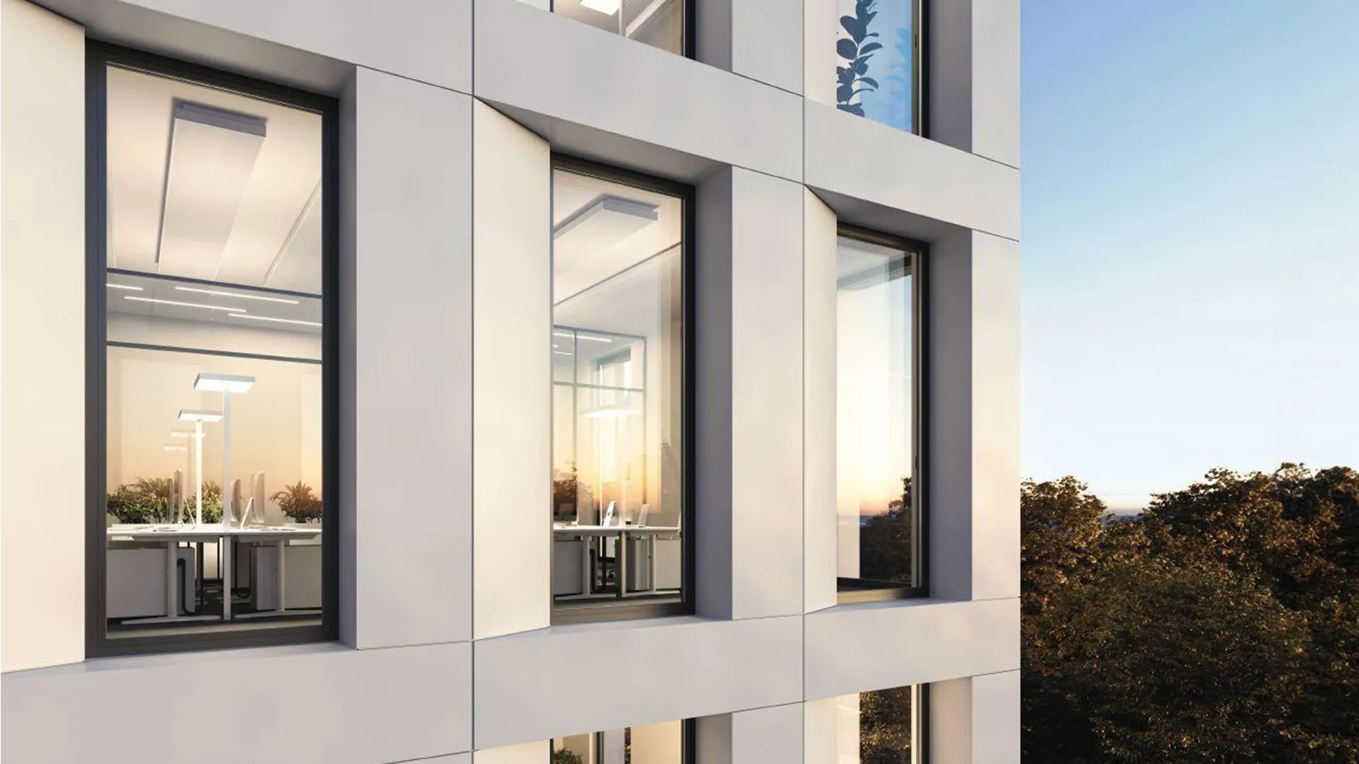 Helles Gebäude mit großen Fenstern.