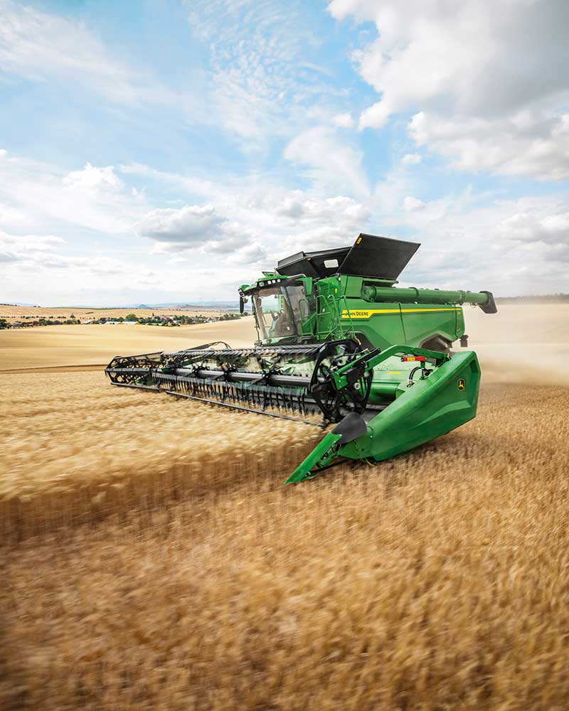 John Deere lawn tractor with trailer