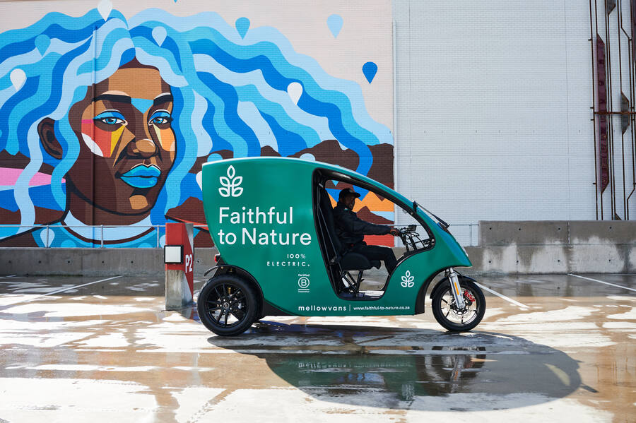 Electric last-mile delivery vehicle