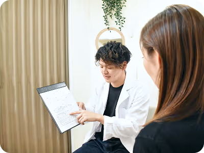 巻き爪治療施術カウンセリングの様子