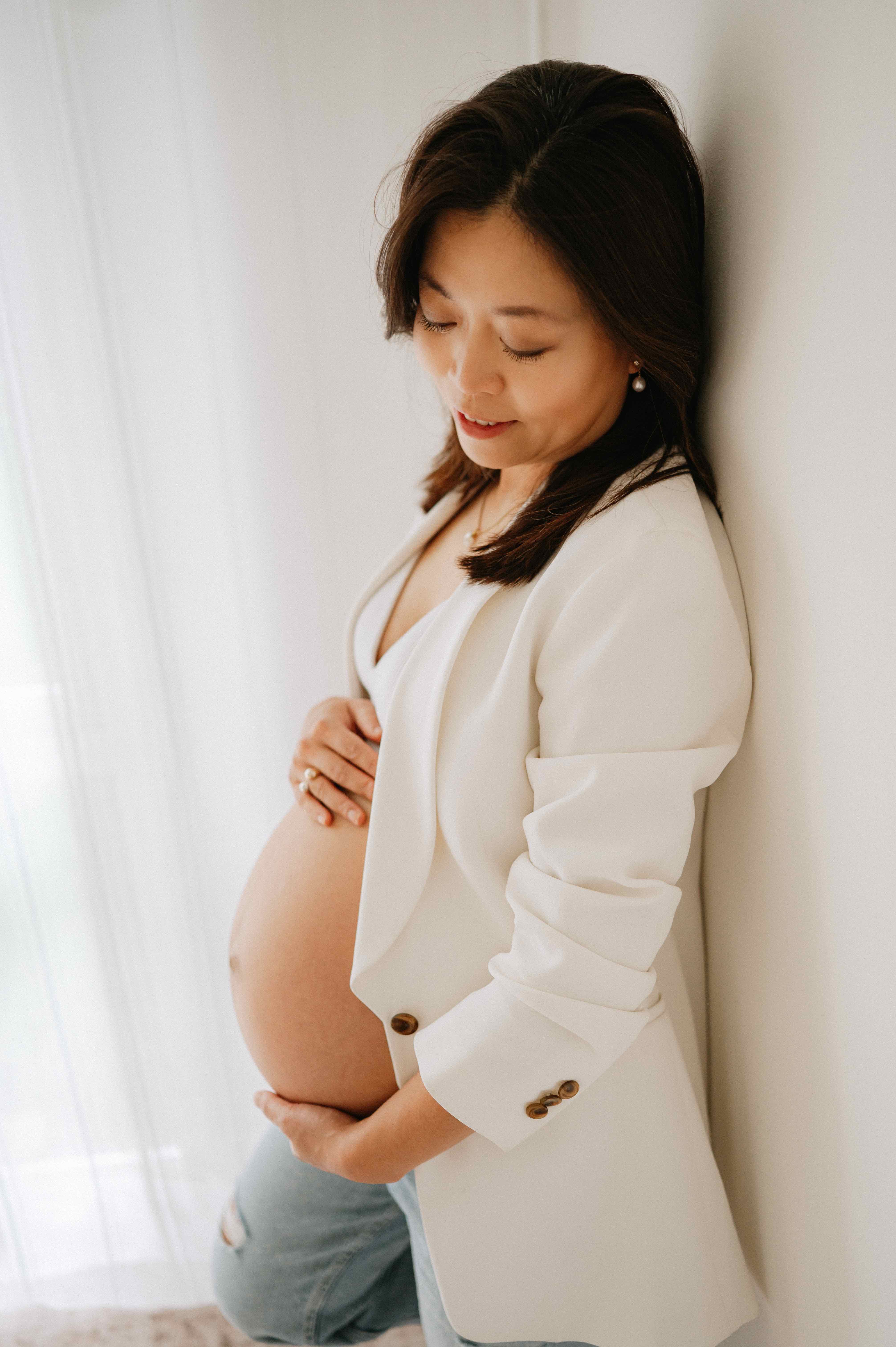 Maternity and newborn photographer