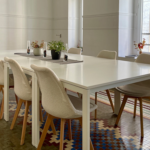 Sala Big para reuniones y formaciones hasta 10 personas.