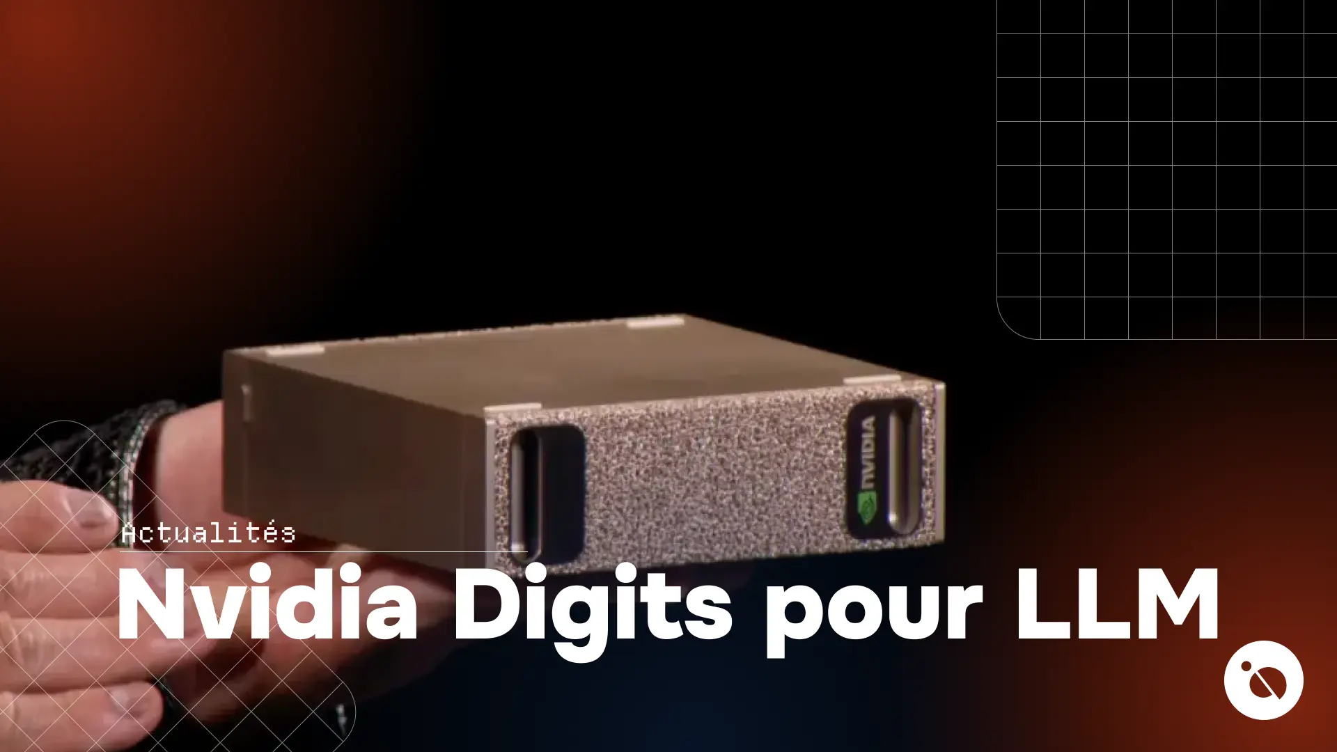 main tenant un boîtier nvidia digits gris métallisé destiné à l’entraînement de modèles llm sur fond sombre