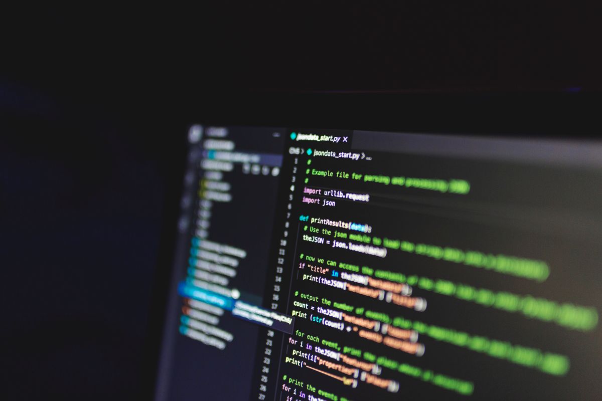 Code de programmation coloré affiché sur un écran d'ordinateur