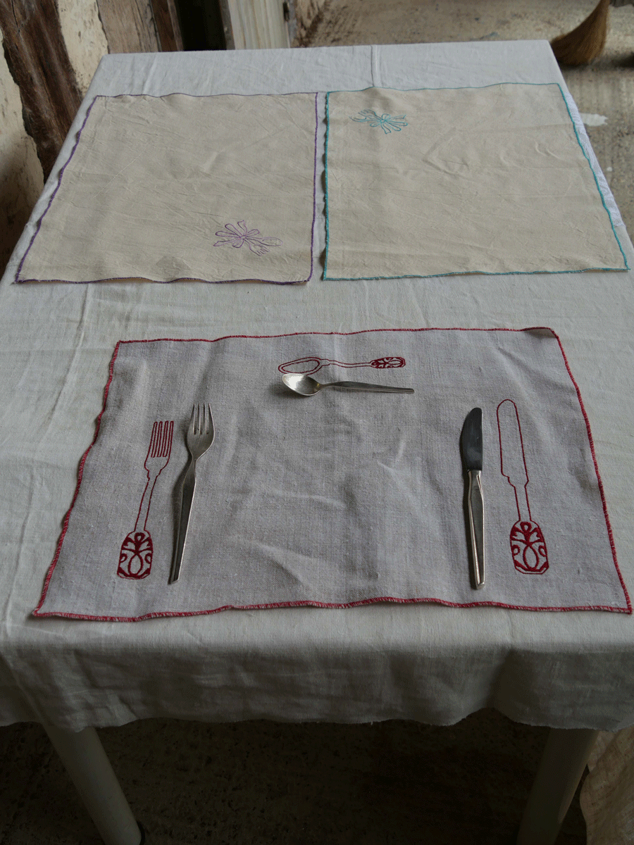 set de table avec couverts