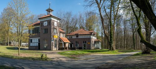 De voormalige Meester Gangelschool op de Hoenderloo Stichting. Foto Albert Cnossen 2021
