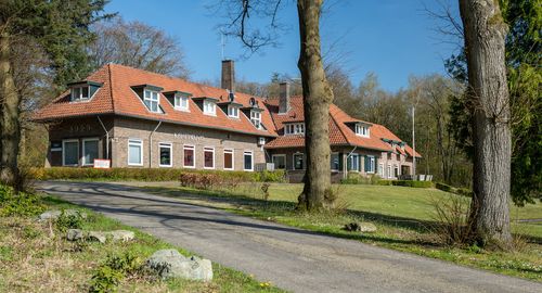 Kampheuvel, het administratiegebouw van de Hoenderloo Stichting. Foto Albert Cnossen 2021