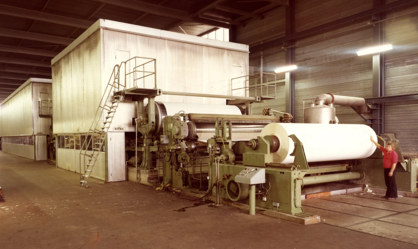 In 1974 wordt er een nieuwe, grotere papiermachine geplaatst 
