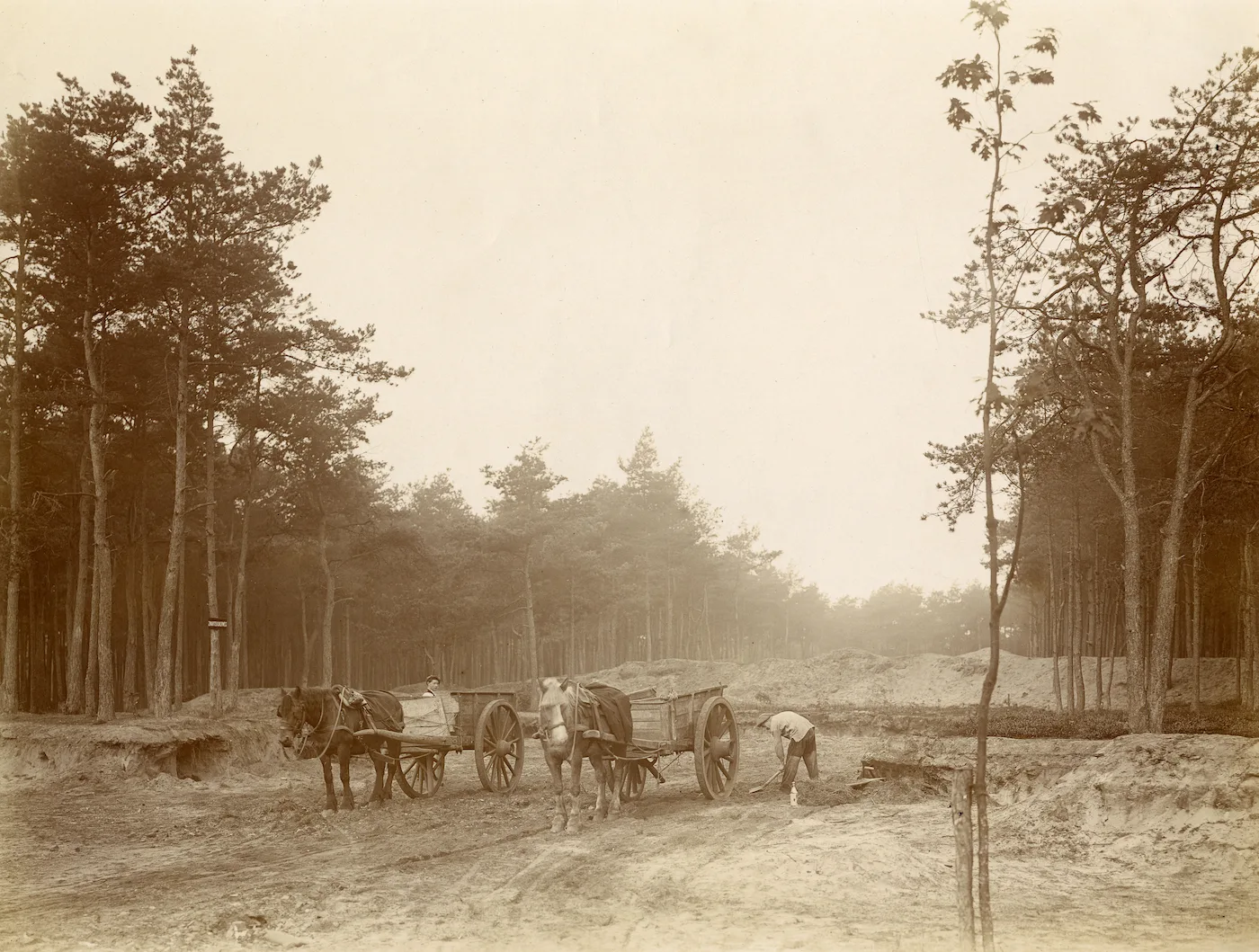 Richard Tepe: 'Zandkuil bij de Jachtlaan, Zwarte Kijkerweg', ca. 1920