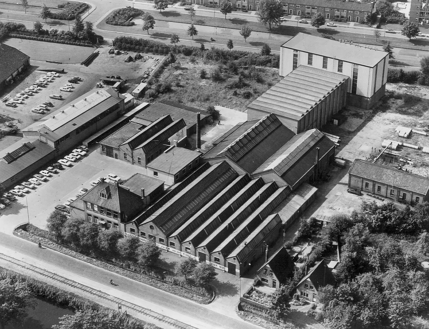 Het fabriekscomplex van Van der Ploeg rond 1965-1970