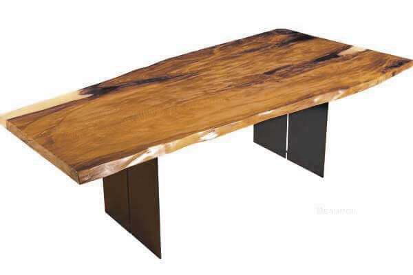 Baumstamm Massivholztisch als pflegeleichten Esstisch mit schönen Baumkanten in hochwertiger Qualität. Tisch und Baumstammtisch aus massivem Kauri Holz