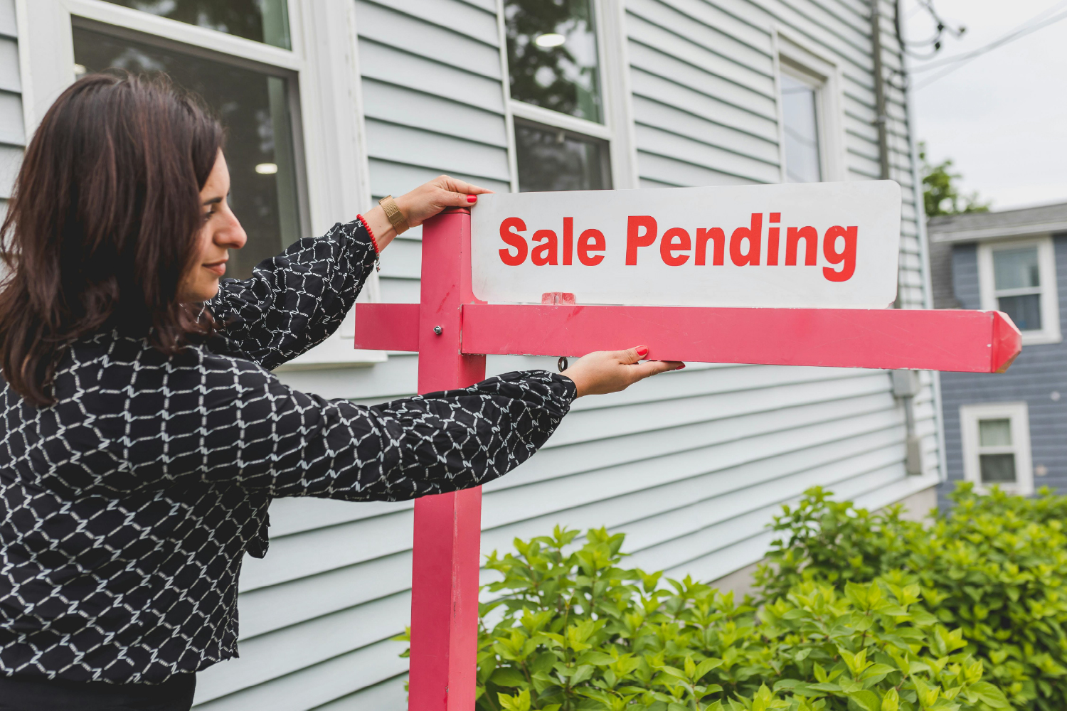 Unsold Homes Reach Record High: A Shifting Market for Buyers?