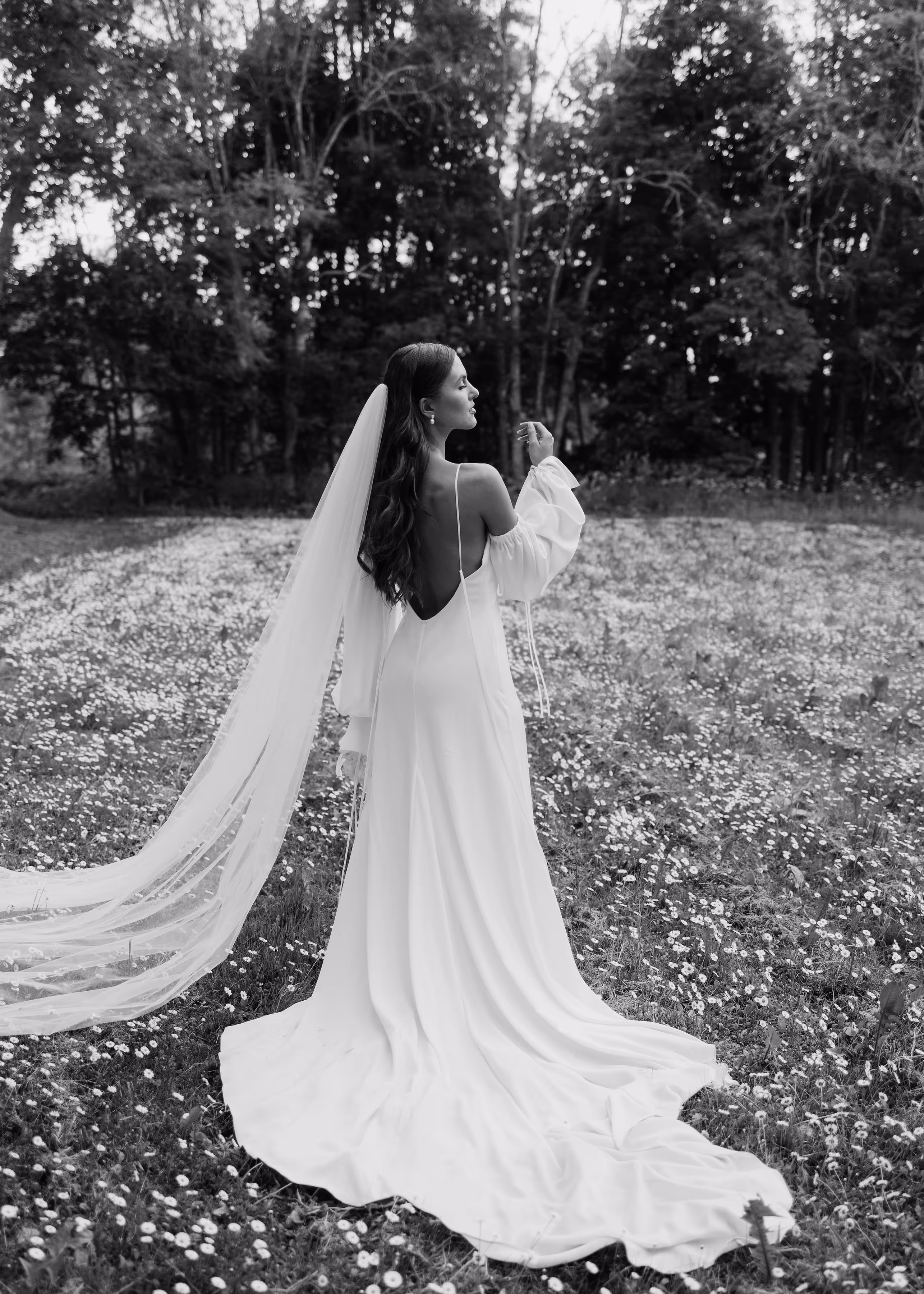 Designerwear, fashion design, emerging designer, capsule collection, sustainable fashion, ready-to-wear, pret-a-porter, feminine aesthetics, fashion artist, anna elizabete fashion, made to measure, bespoke boutique