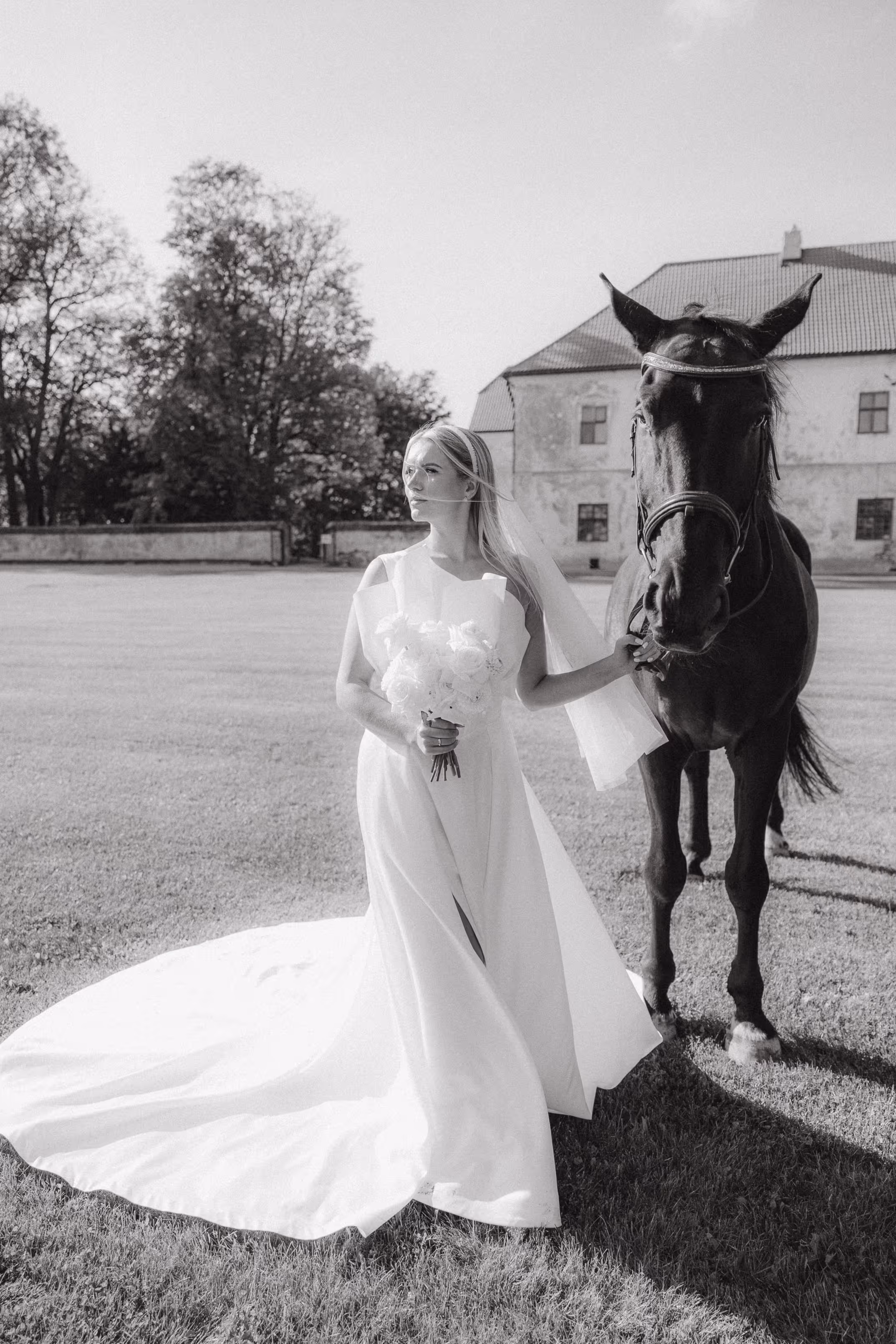 Designerwear, fashion design, emerging designer, capsule collection, sustainable fashion, ready-to-wear, pret-a-porter, feminine aesthetics, fashion artist, anna elizabete fashion, made to measure, bespoke boutique