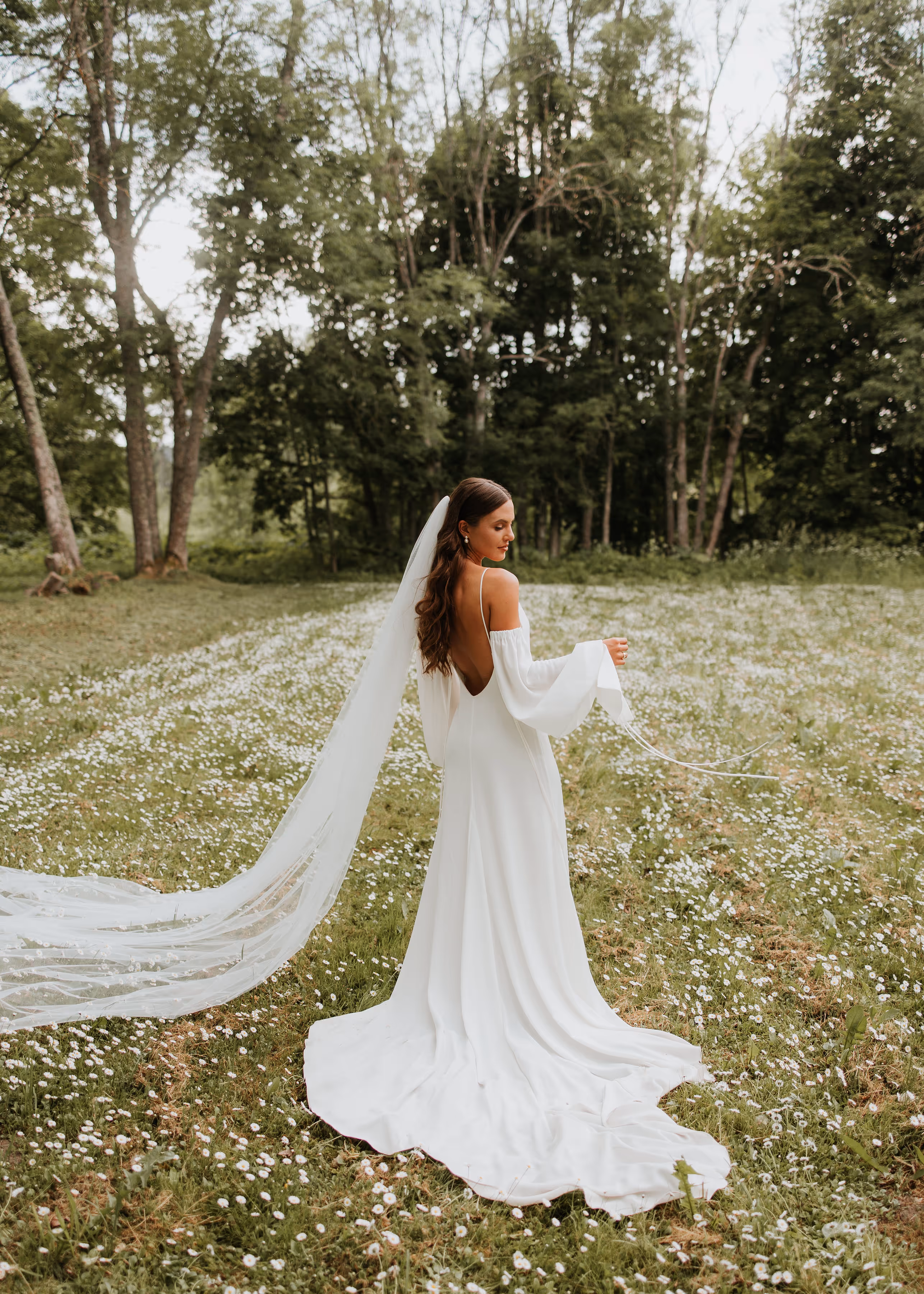 Designerwear, fashion design, emerging designer, capsule collection, sustainable fashion, ready-to-wear, pret-a-porter, feminine aesthetics, fashion artist, anna elizabete fashion, made to measure, bespoke boutique