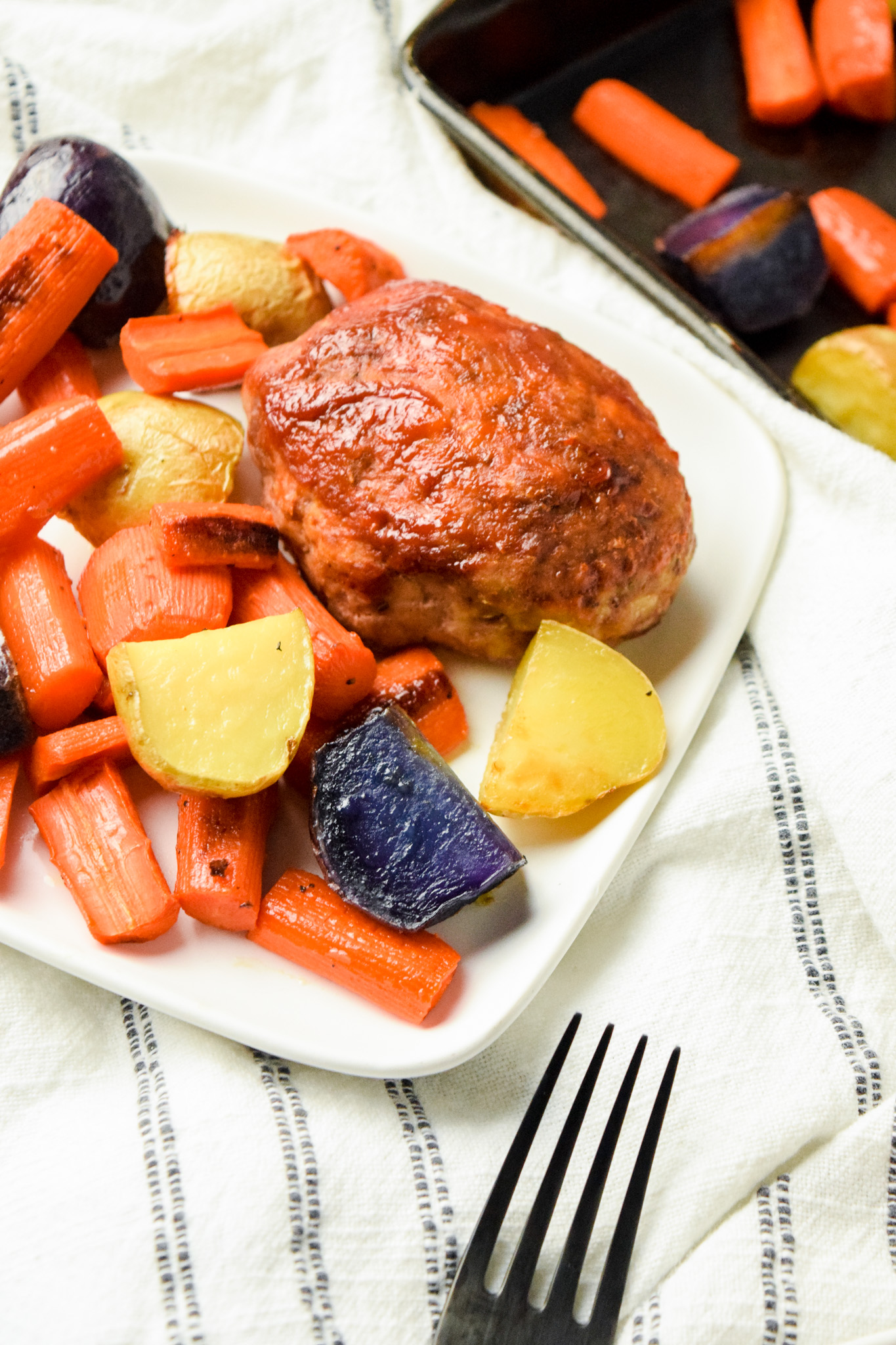Mini Meatloaf Sheet Pan Supper