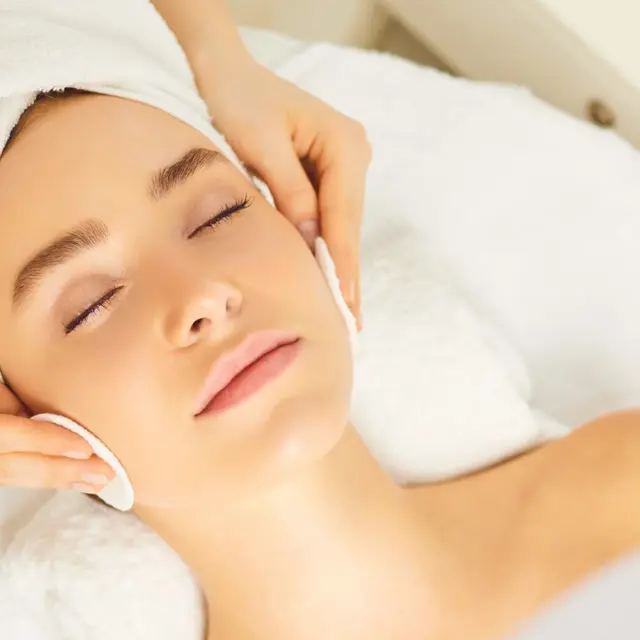 mail, facial, lash, waxing salon yorkville
